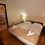 Fuerjes Panzio 4*