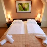 Gasthuis Fuerjes Panzio 4*