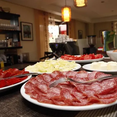 招待所 Fuerjes Panzio 巴拉顿菲赖德