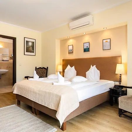 Fuerjes Panzio Penzion 4*