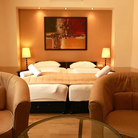 Konukevi Fuerjes Panzio