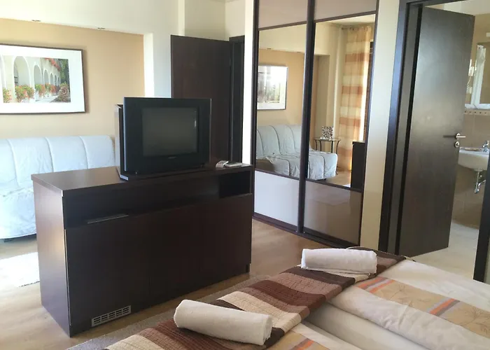 Fuerjes Panzio Guest house 4*